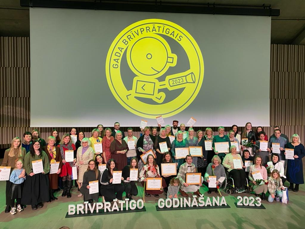 Brīvprātīgo godināšanā “Gada brīvprātīgais 2023” godināti brīvprātīgā darba veicēji