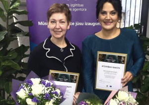 NVA karjeras konsultantēm Sandrai Dimitrovičai un Marutai Krasnobajai pasniegti Karjeras atbalsta balvas Atzinības raksti