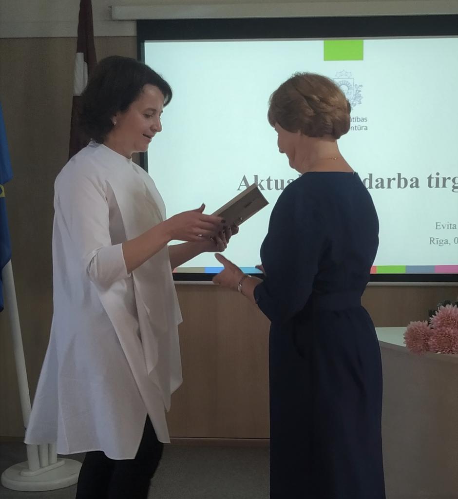 Foto: NVA Ventspils filiāles vadītāja Benita Saļņikova un NVA direktore Evita Simsone 