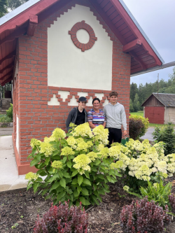 Skolēnu vasaras darbs Strenču psihoneiroloģiskajā slimnīcā ir noslēdzies. Foto