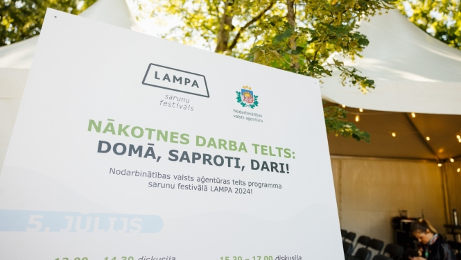 NVA telts sarunu festivālā lampa, afiša