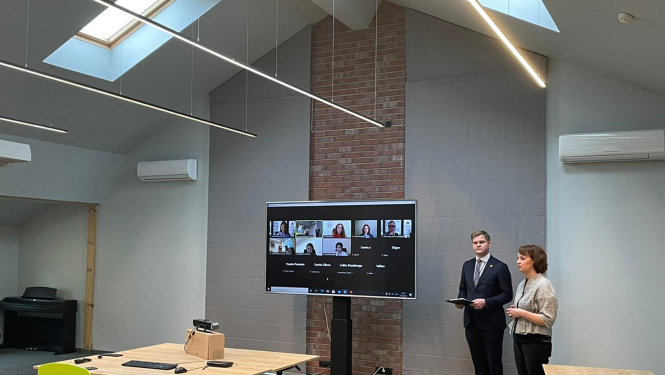 Foro: Labklājības ministrs Gatis Eglītis un NVA direktore Evita Simsone