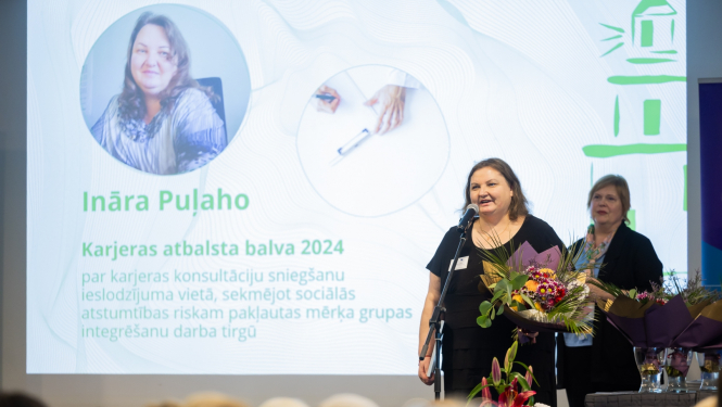 NVA karjeras konsultantei Inārai Puļaho pasniegts Karjeras atbalsta balvas Atzinības raksts