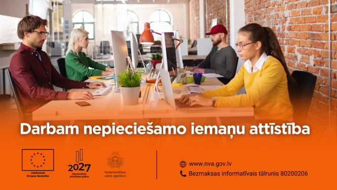 Pakalpojums 'Darbam nepieciešamo iemaņu attīstība'. Fotoattēls: cilvēki strādā modernā birojā pie datoriem. Pakalpojuma apraksts atrodas zem attēla.