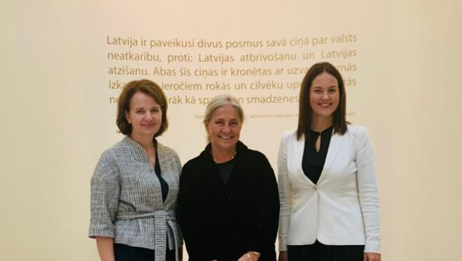 Foto: NVA direktore Evita Simsone, Ārlietu ministrijas Speciālo uzdevumu vēstniece diasporas jautājumos Elita Gavele, NVA direktora vietniece Kristīne Stašāne