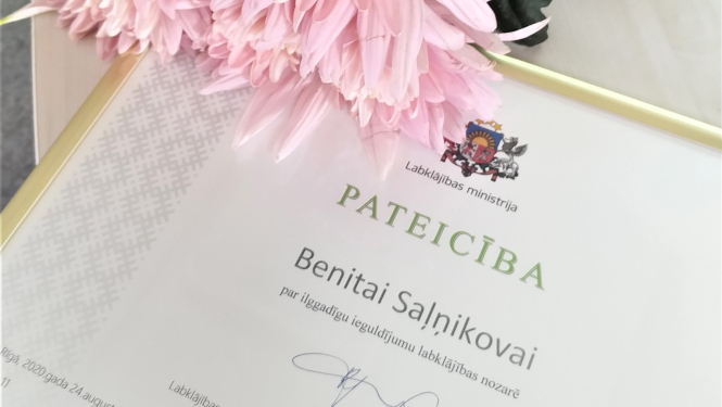 Foto: NVA Ventspils filiāles vadītājai Benitai Saļņikovai pasniegts Labklājības ministrijas Pateicības raksts par ilggadīgu ieguldījumu labklājības nozarē