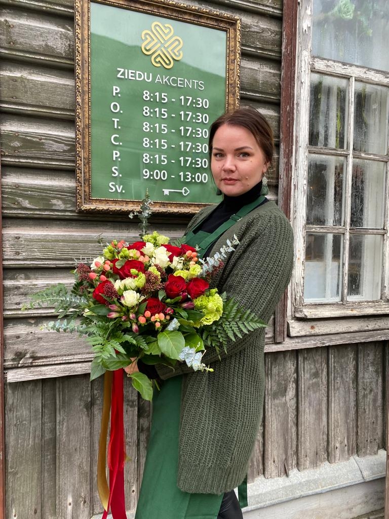 Maira Indriksone pie sava veikala "Ziedu akcents"
