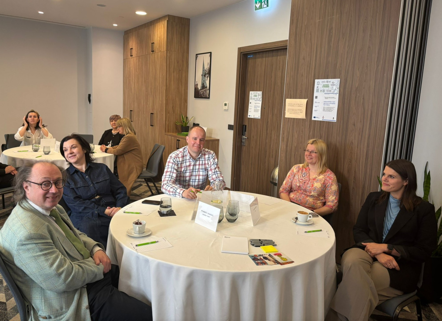 Grupas kopbilde no NVA un NVO domnīcas