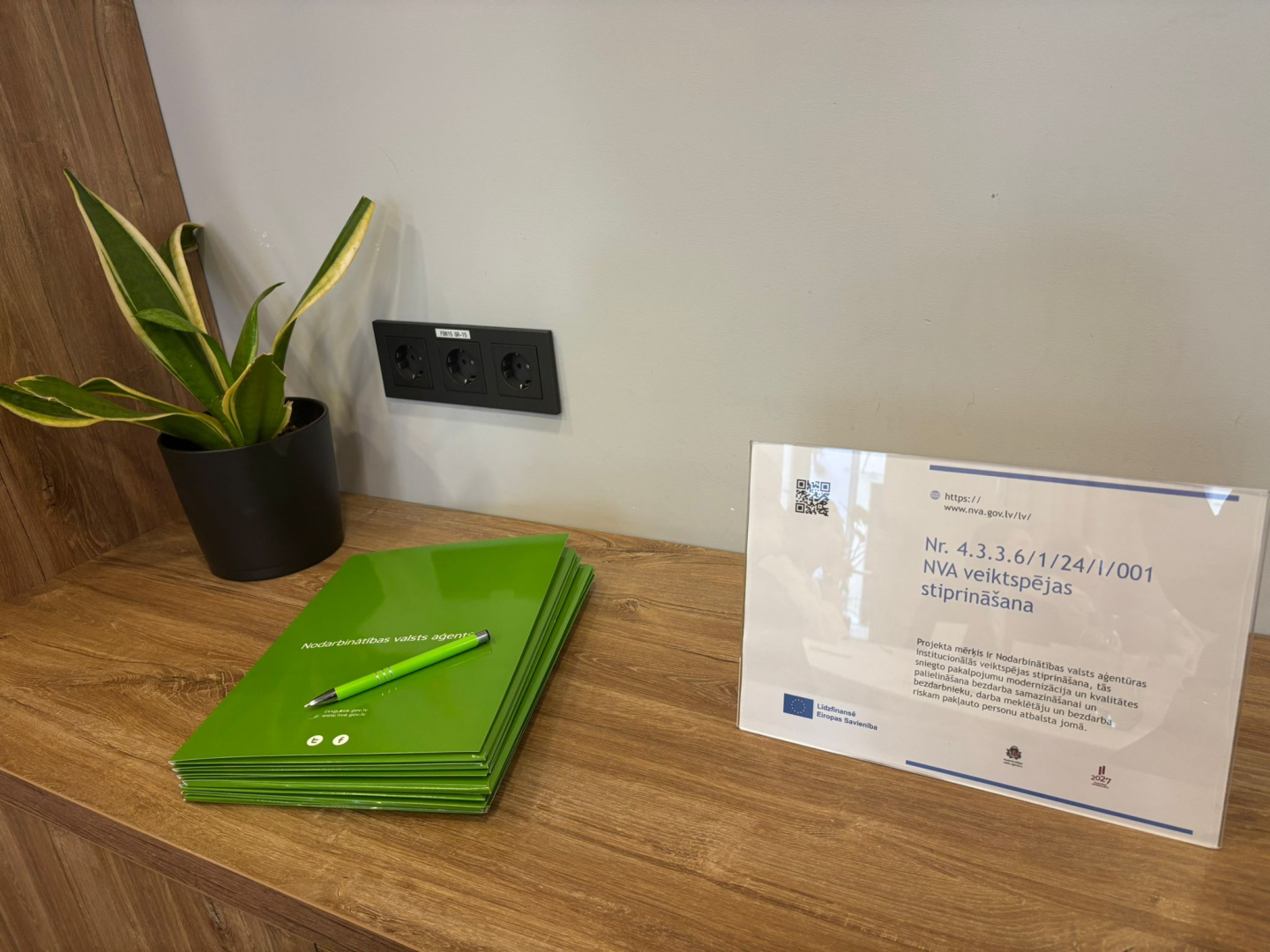 Grupas kopbilde no NVA un NVO domnīcas