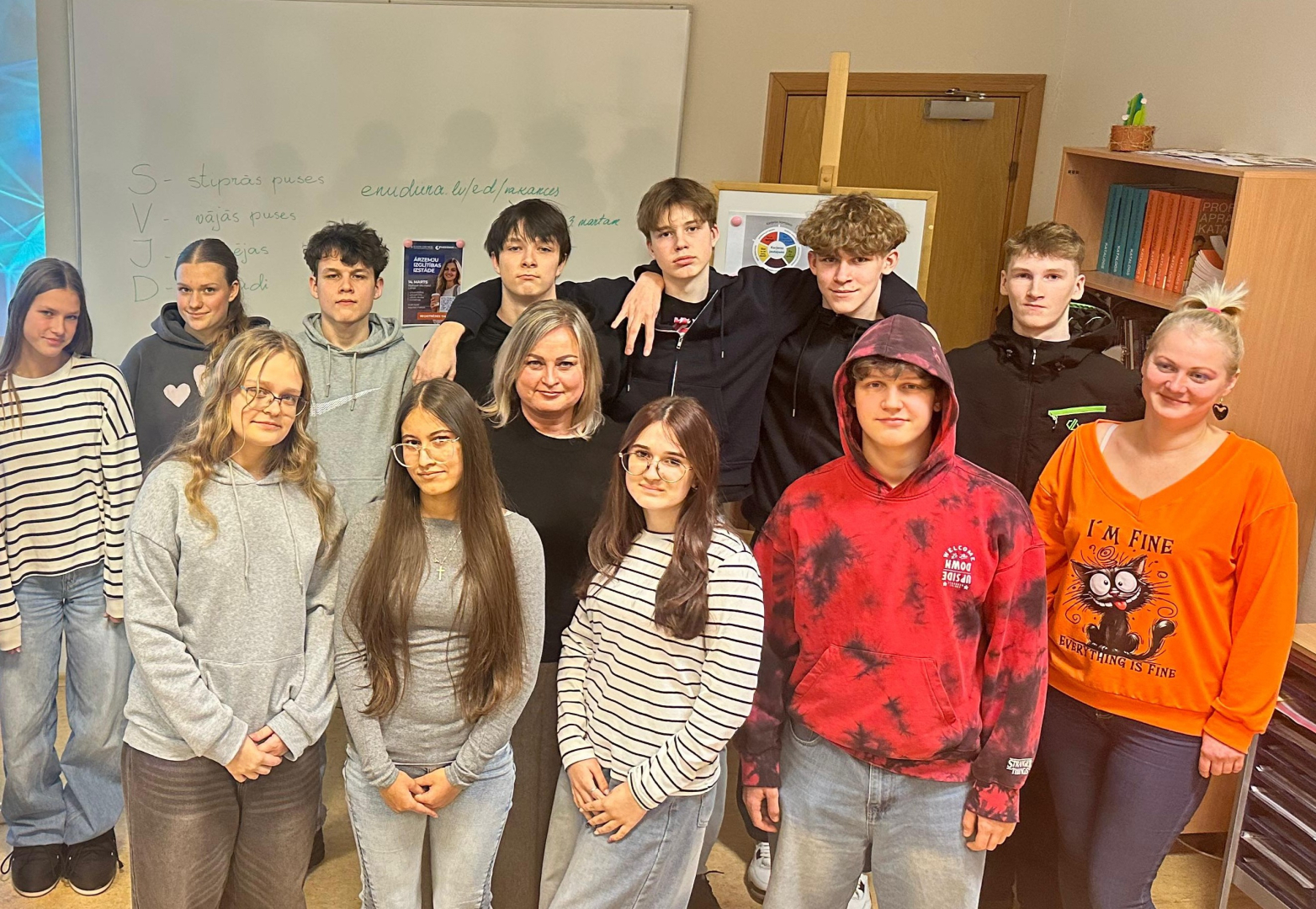 Jaunieši piedalās karjeras darbnīcā un diskutē par savām nākotnes iespējām.