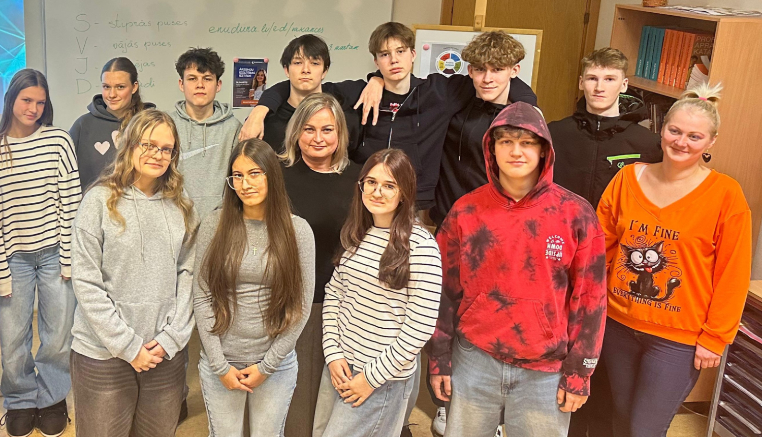 Jaunieši piedalās karjeras darbnīcā un diskutē par savām nākotnes iespējām.