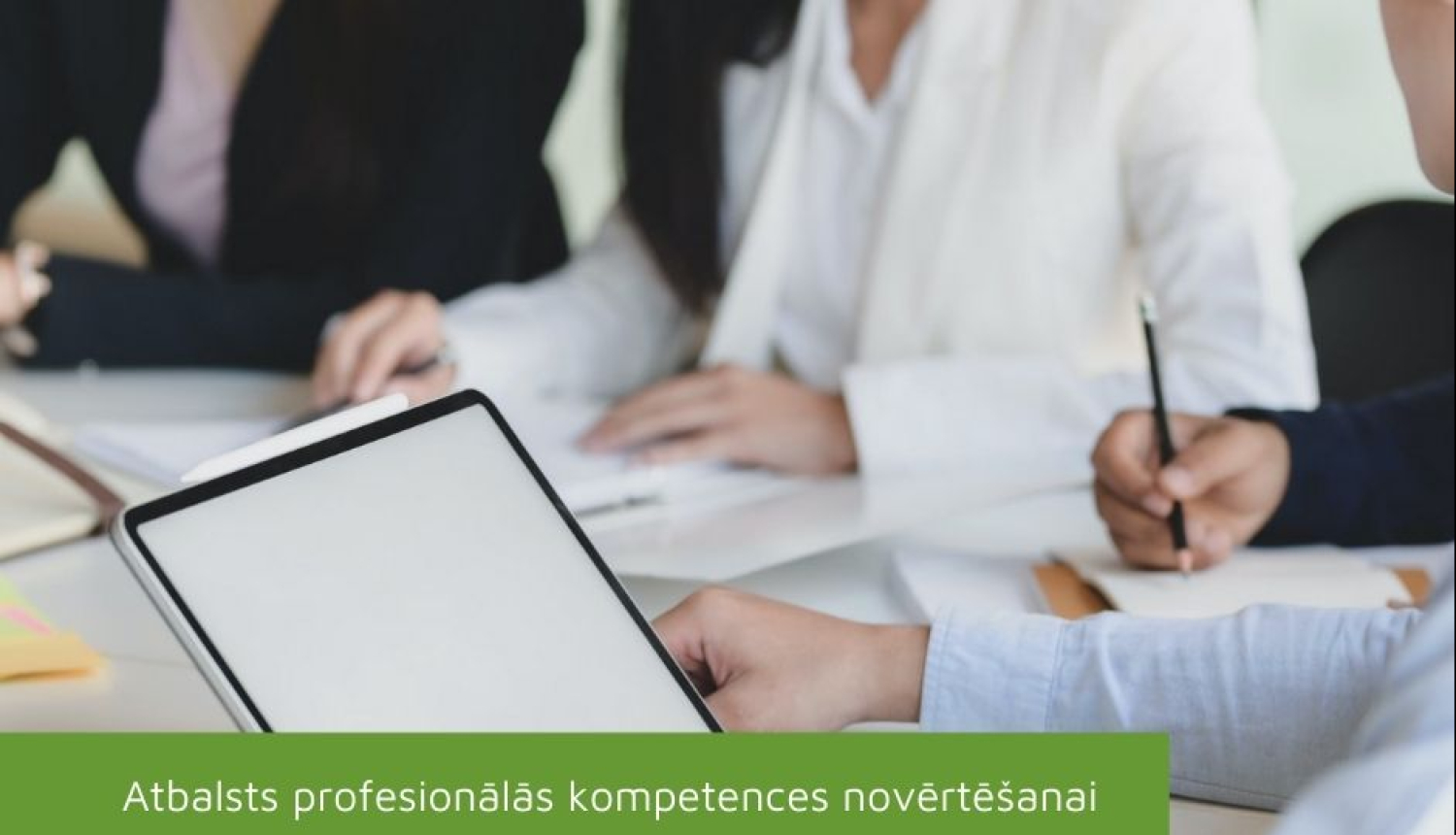 Attēls, cilvēki, dators, darbs 