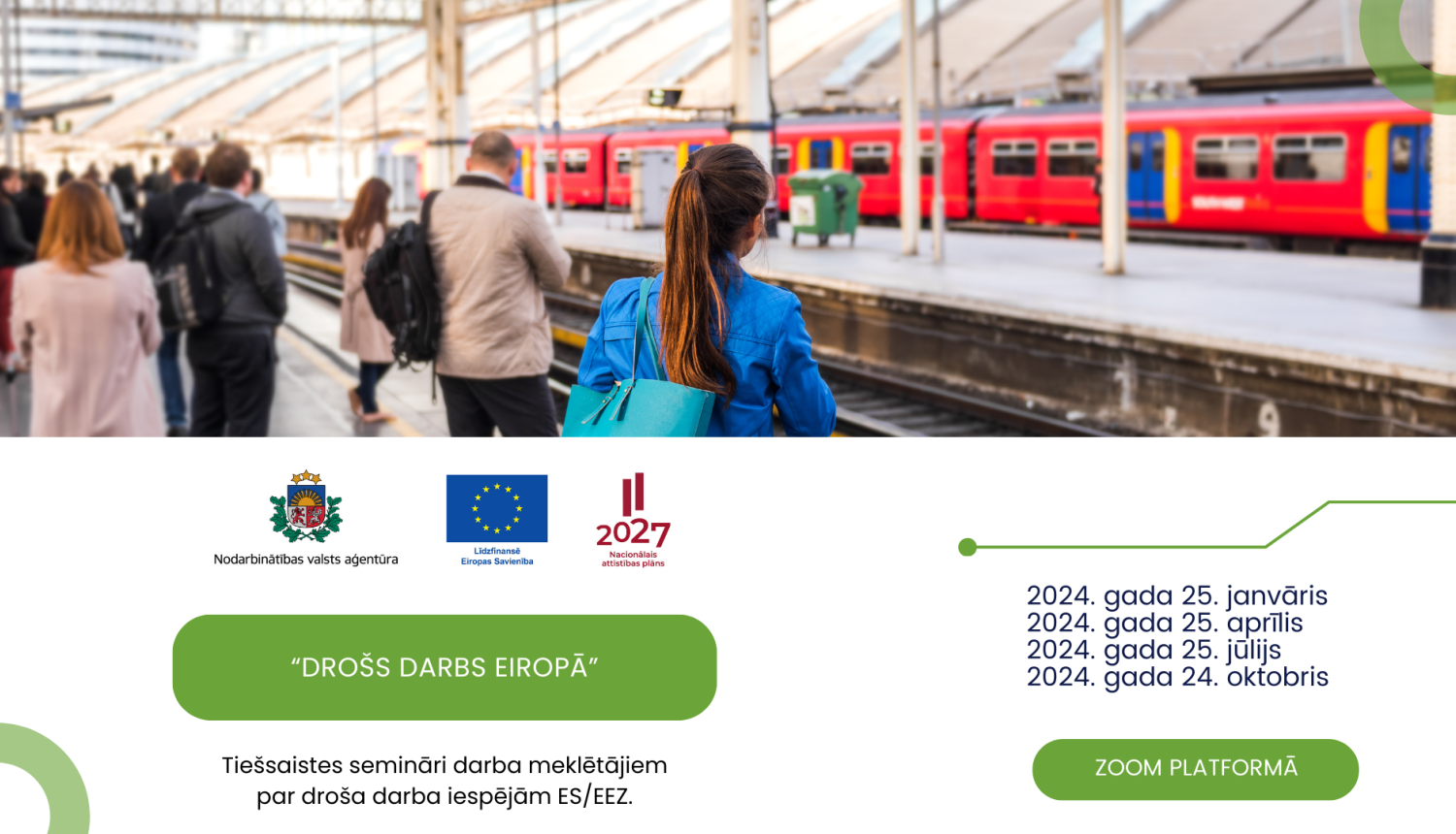 Attēls ir sadalīts divās daļās. Pirmajā daļā fotogrāfija ar dzelzceļa staciju. Otrajā daļā teksts un logo. Notikuma apraksts zem attēla.